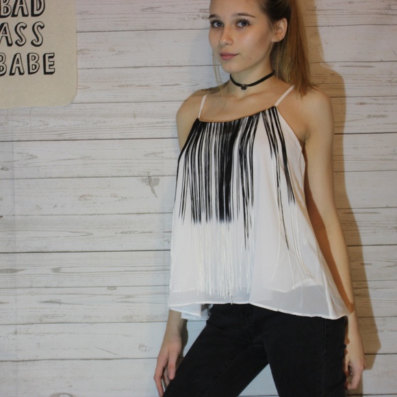 🌹BOUTIQUE🌹B+W ombré fringe chiffon top - Picture 8 of 8